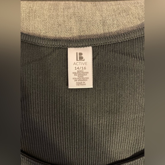 Lane Bryant‎ Top. NWT. - Picture 3 of 4